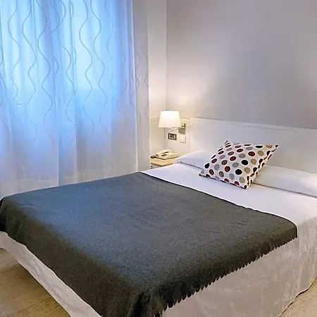Ξενοδοχείο Rio Arga 2*